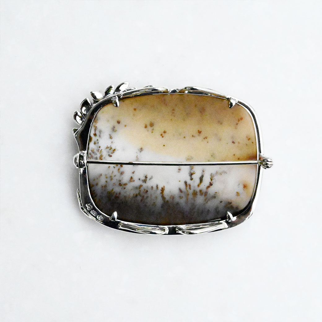 SV デンドリッククォーツ 休日の釣り人 ブローチ – 碌山ショップ