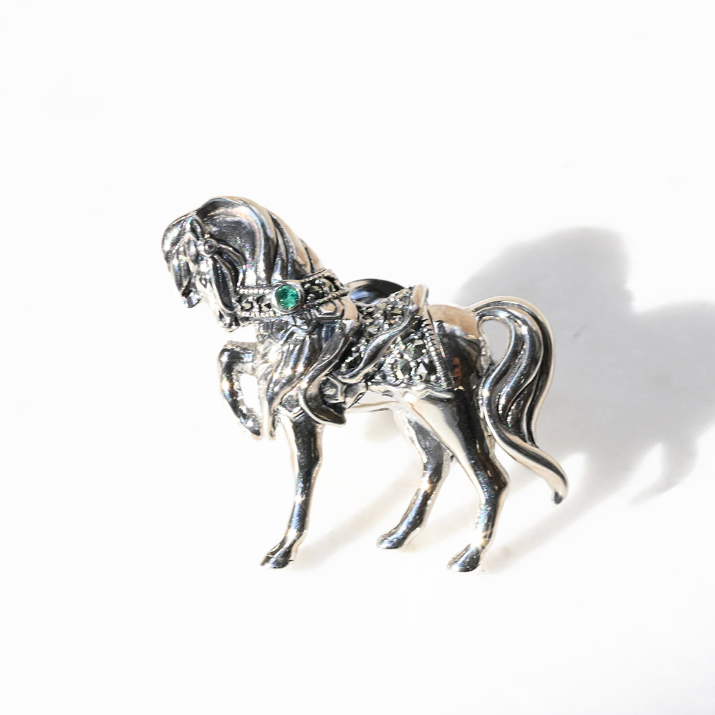 未使用品 碌山 翼ある馬 ペガサス エメラルド シルバー ブローチ 未使用品 碌山 翼ある馬 ペガサス エメラルド シルバー ブローチ