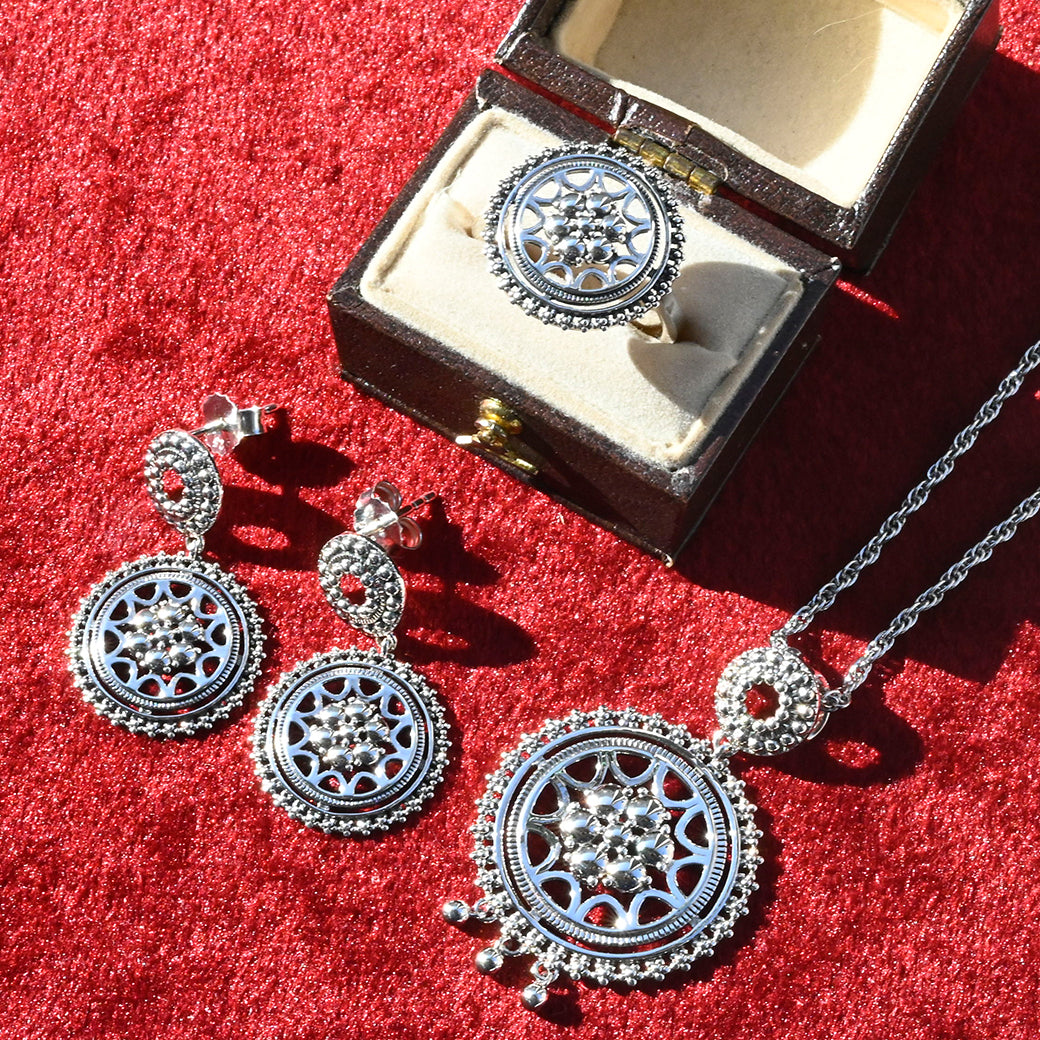 新商品 – 碌山ショップ 成人の日SALE【402】マクラメペンダント