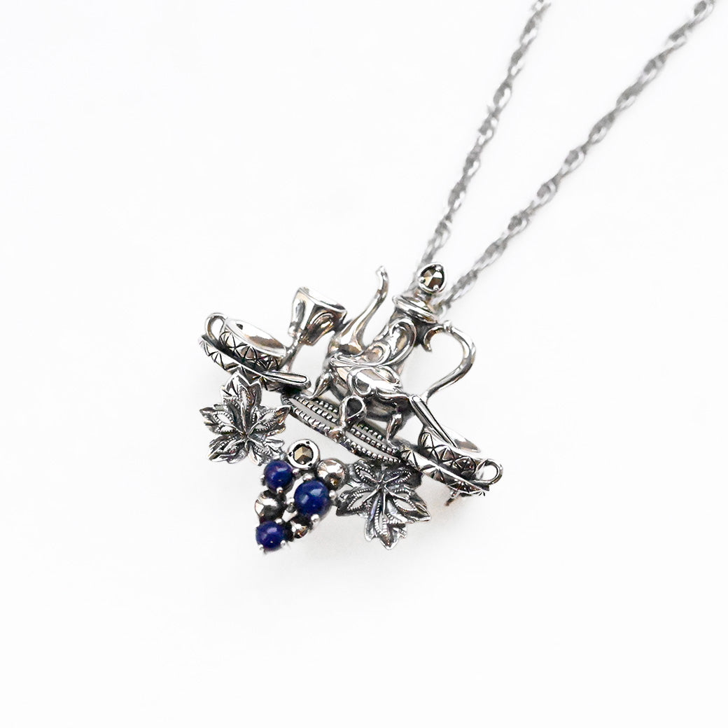 アンティーク ラピスラズリ小鳥と果実のカメオペンダントトップ/チャーム アンティーク ラピスラズリ小鳥と果実のカメオペンダントトップ