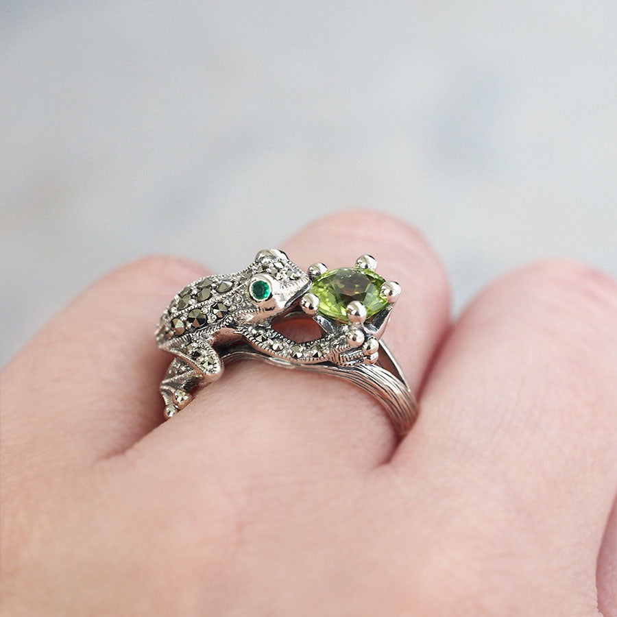 リモージュカエルの王子様小物入れ リモージュカエルの王子様小物入れ LIMOGES リモージュボックス